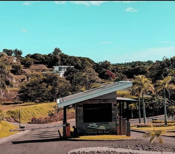 Lote en Condominio Lomas del Sol